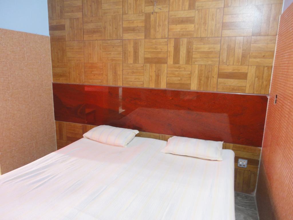 Hotel Rehoboth Канякумари Стая снимка