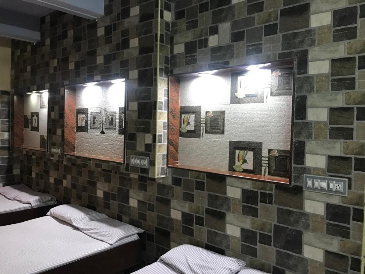 Hotel Rehoboth Канякумари Екстериор снимка